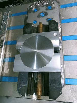 सर्कुलर वर्कपीस को शांत करने के लिए स्व-केंद्रित वाइस हार्ड स्टील का त्वरित आदान-प्रदान