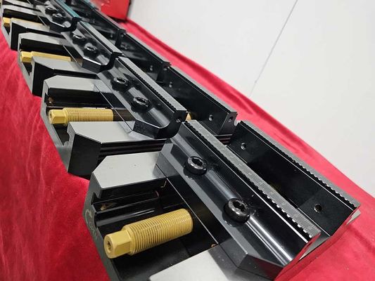 3 अक्ष 4 अक्ष 5 अक्ष सीएनसी मशीनिंग टूल्स के लिए स्टील सामग्री परिशुद्धता स्व-केंद्रित वाइस