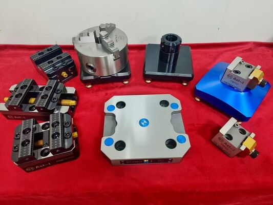 3/4/5 अक्ष सीएनसी मशीनिंग के लिए 18KN तालाबंदी बल के साथ कठोर इस्पात अक्ष जुड़नार